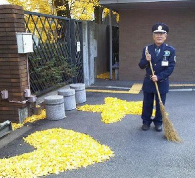 快開學(xué)了！你們學(xué)校的門衛(wèi)崗?fù)べI了嗎